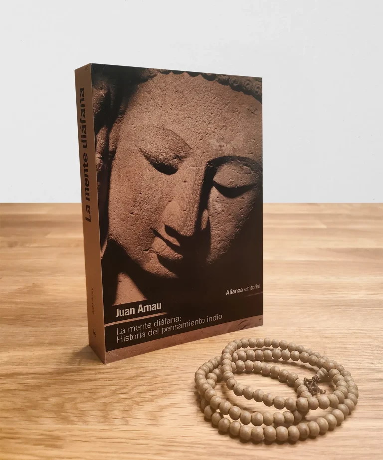 Cubierta del libro La mente diáfana: historia del pensamiento indio, de Juan Arnau. Alianza Editorial